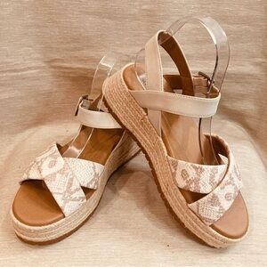 SUSINA Sz 8 Marli Snake Animal  Print Espadrilles Buckle Comfort Insole Sandals